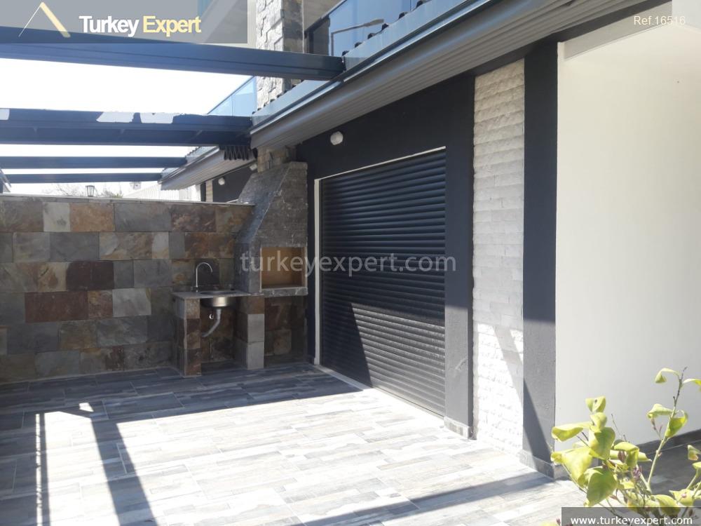New 4-bedroom villa with garden in Kusadasi, near the beach 0