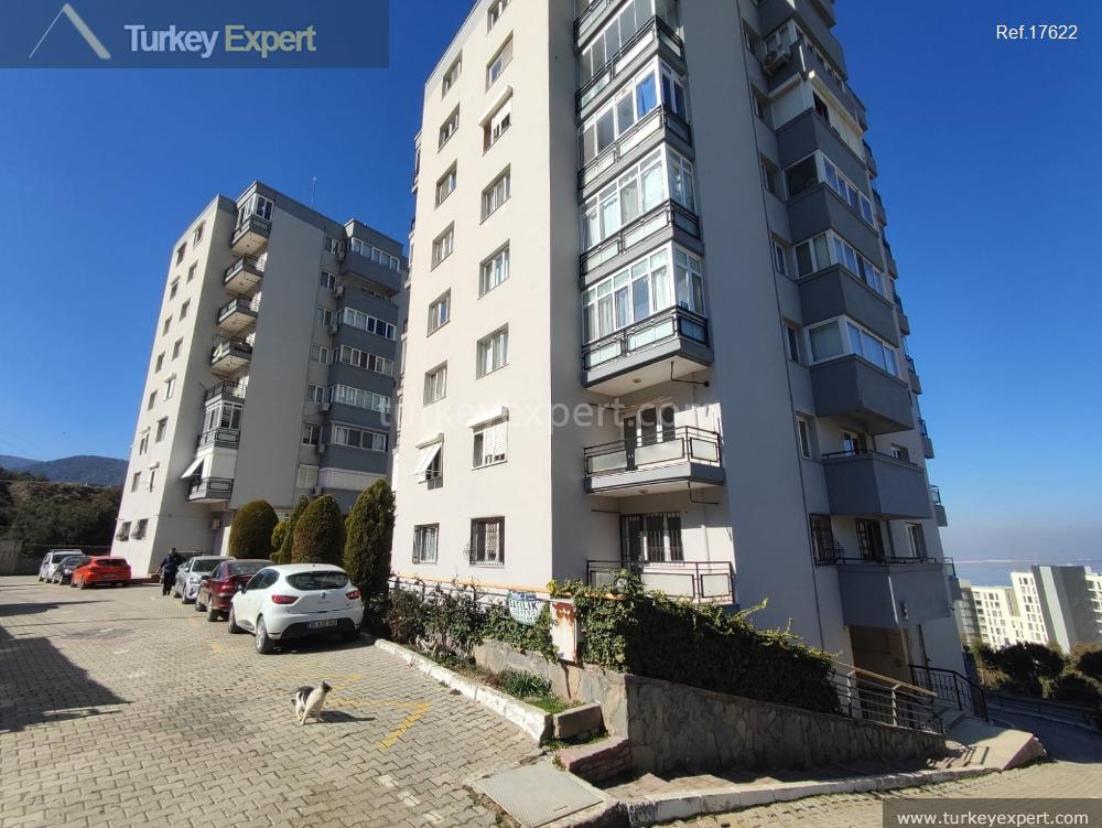 106gulf view apartment with 3 bedrooms for sale in izmir