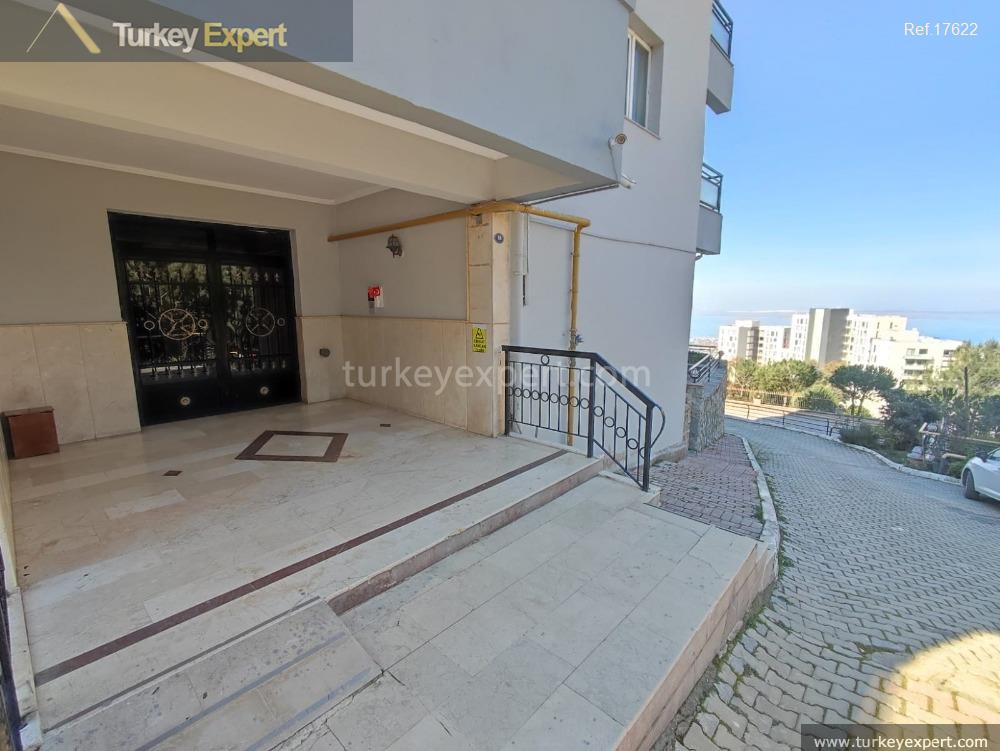 gulf view apartment with 3 bedrooms for sale in izmir8