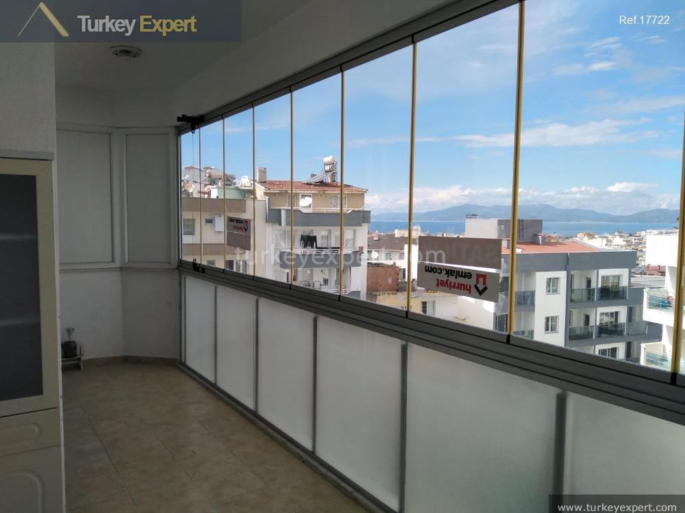 4-Zimmer-Wohnung mit Meerblick im Stadtzentrum von Kusadasi 0