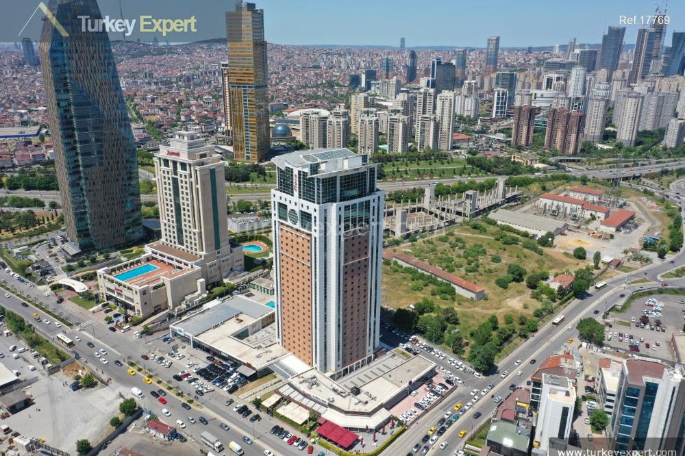 Spectacular high-rise apartments with city views in Istanbul Atasehir 0