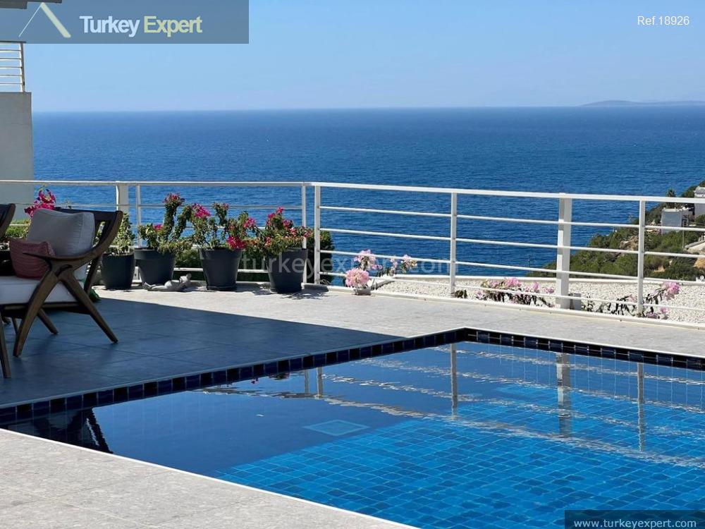 Spacious waterfront villa with private pool and large garden in Bodrum Yalikavak 0