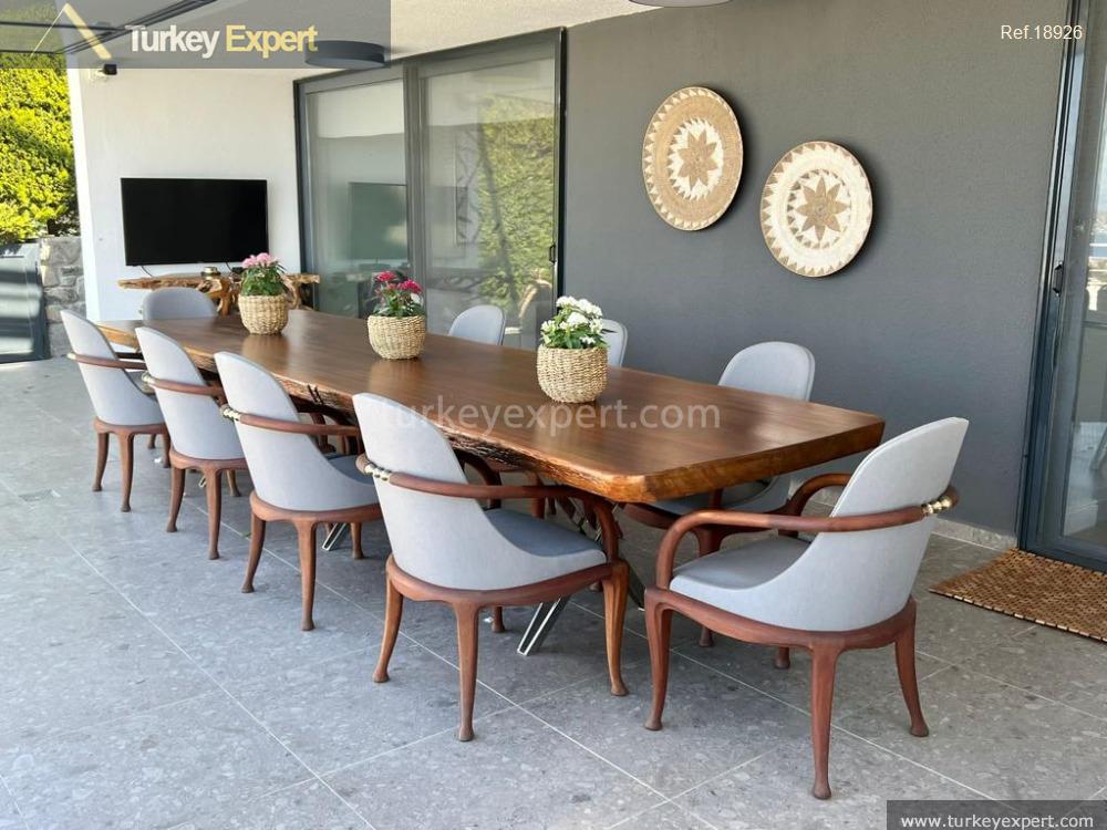 Spacious waterfront villa with private pool and large garden in Bodrum Yalikavak 1