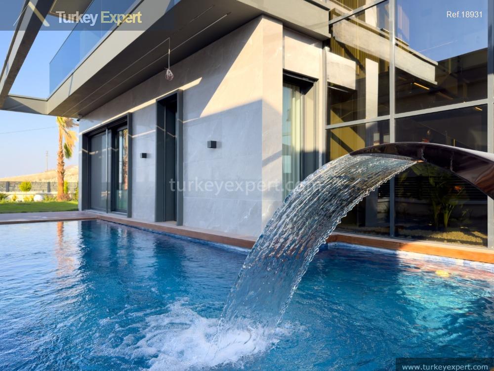 105ultra luxury villa with pool and ample garden with a70