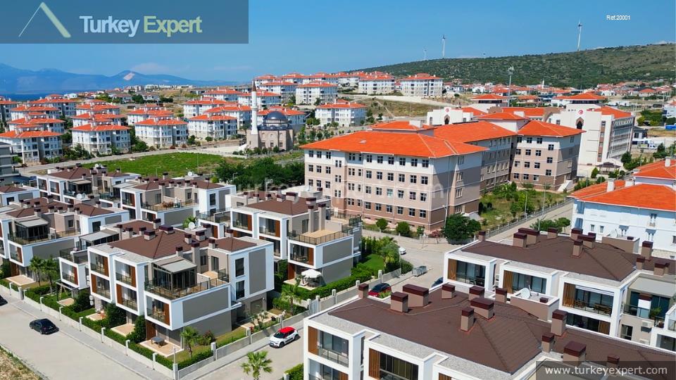 102remarkable residential complex in izmir cesme