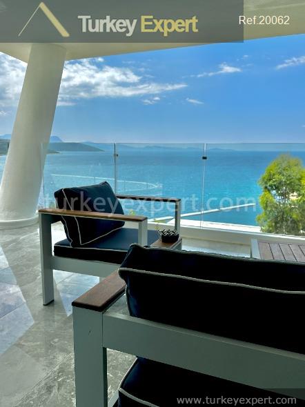 10311luxury beachfront penthouse and villa in a bodrum affluent sea_midpageimg_