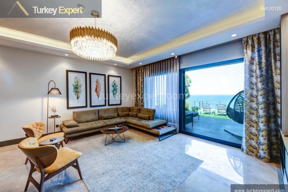Luxury beachfront villa with a contemporary design in Bodrum Yalikavak 1