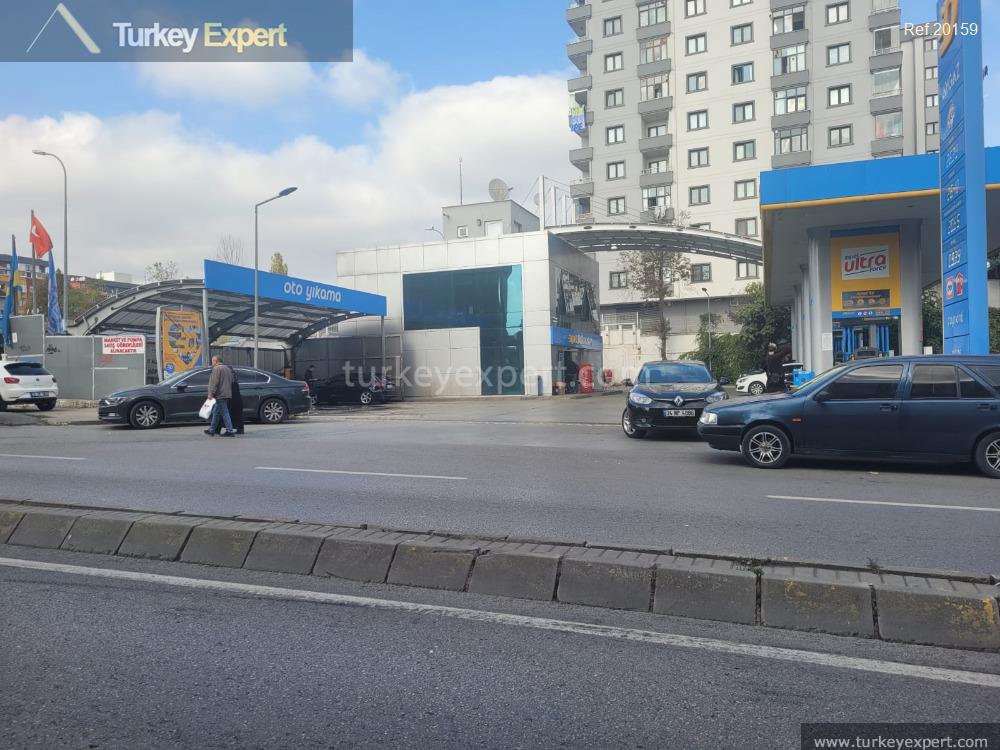خرید ملک در استانبول: پمپ بنزین در استانبول عمرانیه 0