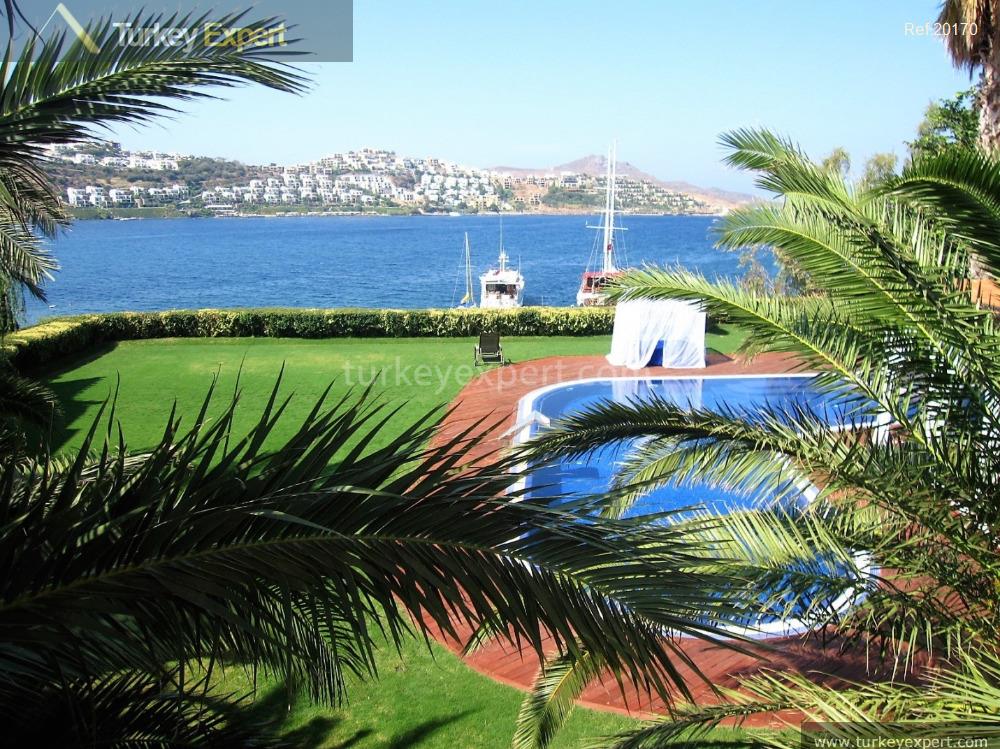 Luxurious seafront mansion with a private pier in Bodrum Yalikavak 0