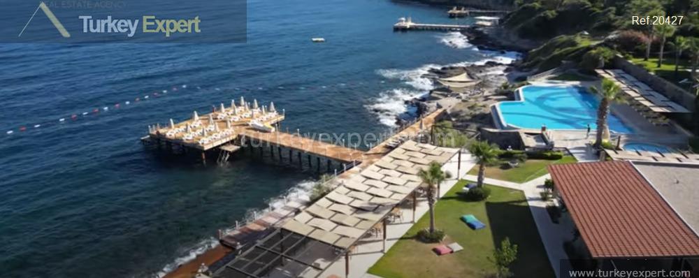 فيلا بإطلالة رائعة على البحر وحديقة في منتجع على الواجهة البحرية مع شاطئ خاص في بودروم ياليكافاك 1