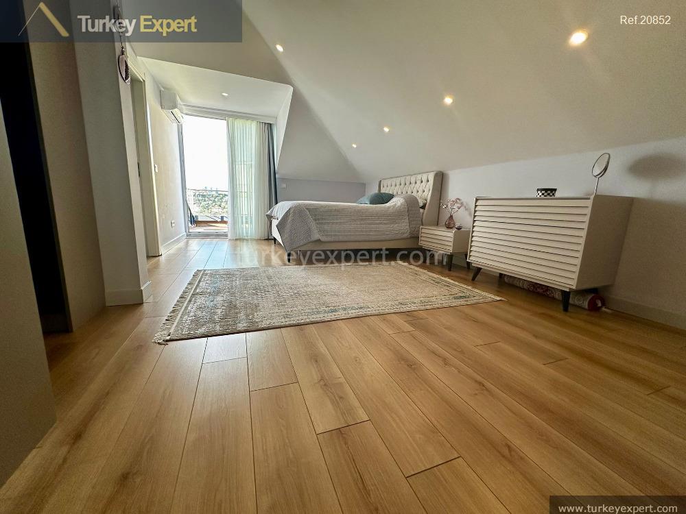 4-bedroom duplex apartment in Uskudar Çengelköy with sea views 0