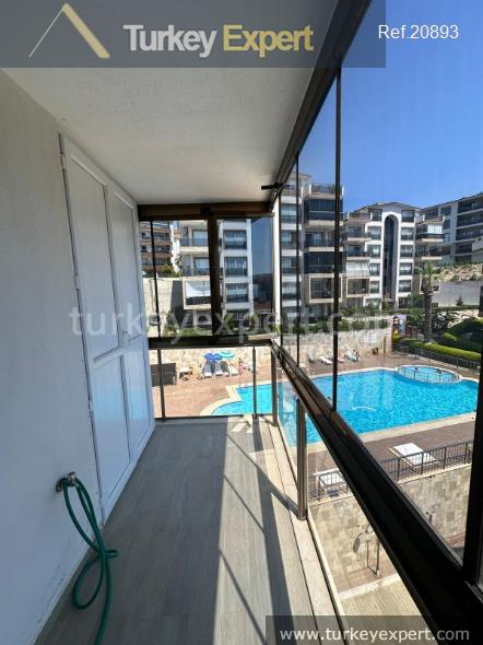 Appartement avec vue sur la mer dans une station balnéaire sécurisée avec piscine et salle de sport à Kusadasi 0