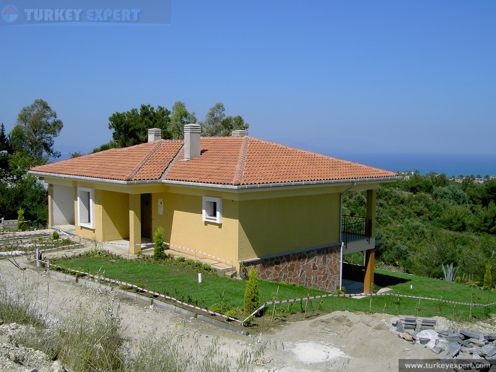 Seaview bungalow with large garden on small villa park in Kusadasi