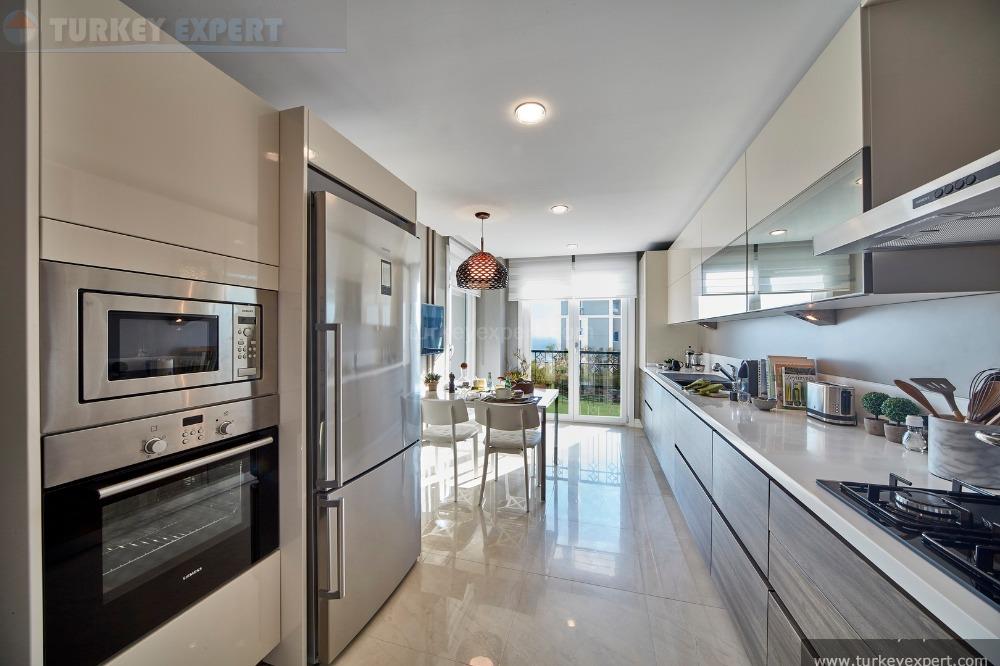 Sea-front Istanbul villa and apartment project containing a yacht marina 1