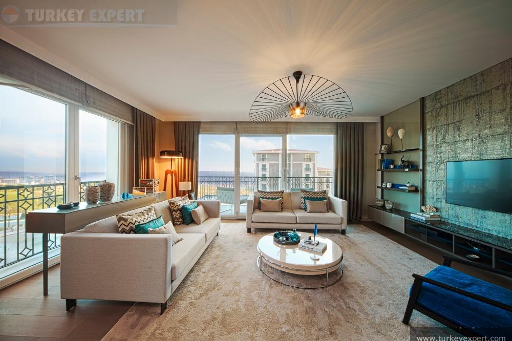 Sea-front Istanbul villa and apartment project containing a yacht marina 2