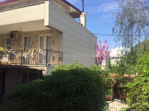 Lovely townhouse with garden near marina and amenities