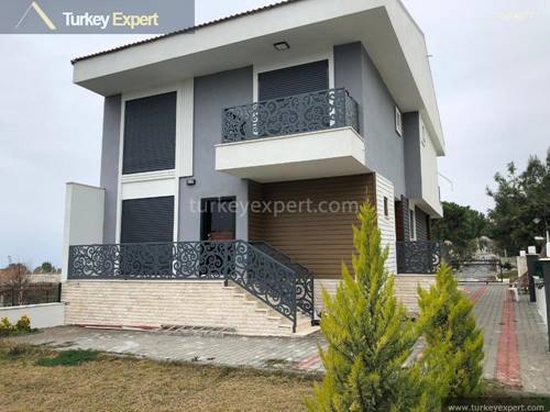 Independent 5-bedroom villa with sea views in Kusadasi Sogucak