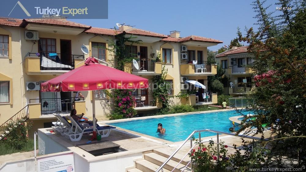 Kuşadası Kadınlar Denizi plajına kısa mesafede, havuzlu site içinde