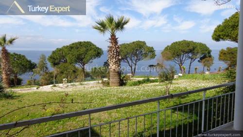 Waterfront property - selling views
