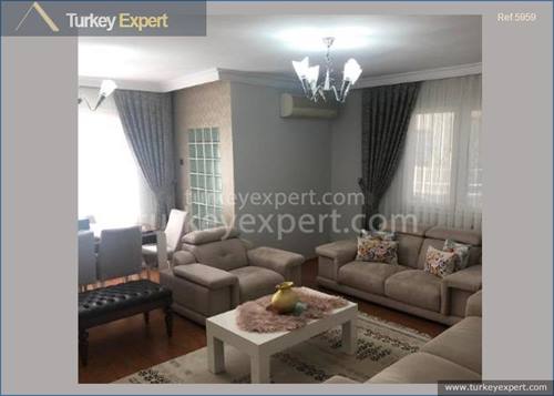 Karsiyaka apartment in Izmir in a residential neighborhood with amenities