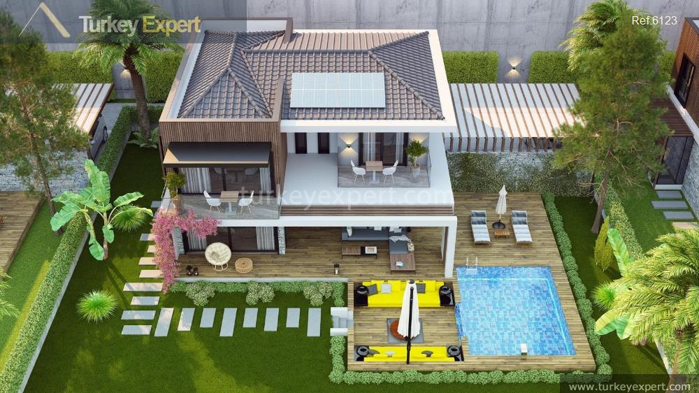 luxurious detached villa with pool4