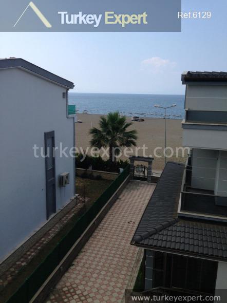1detached villas right on the5