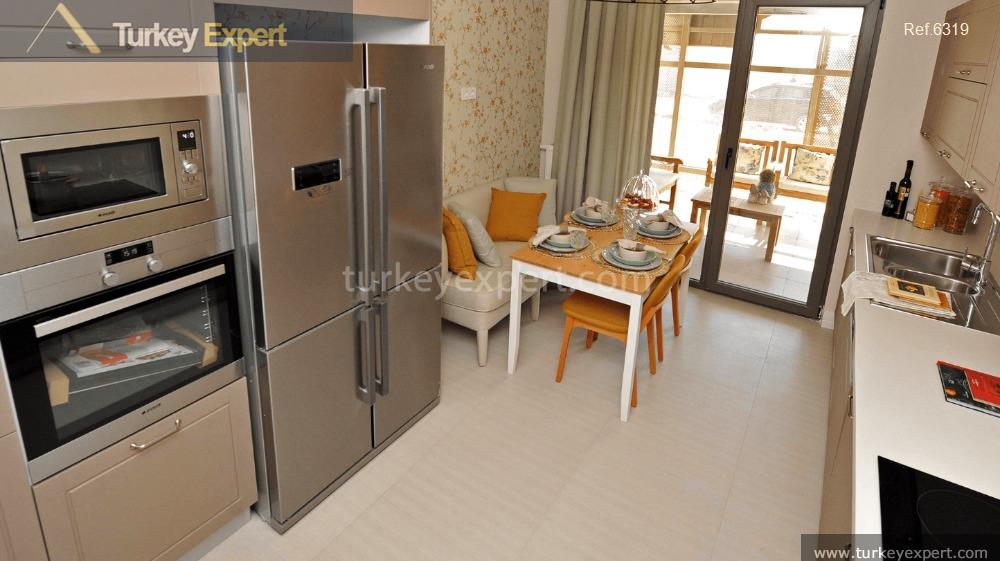 خرید ملک در استانبول با منظره بینظیر دریاچه از بالکن 0