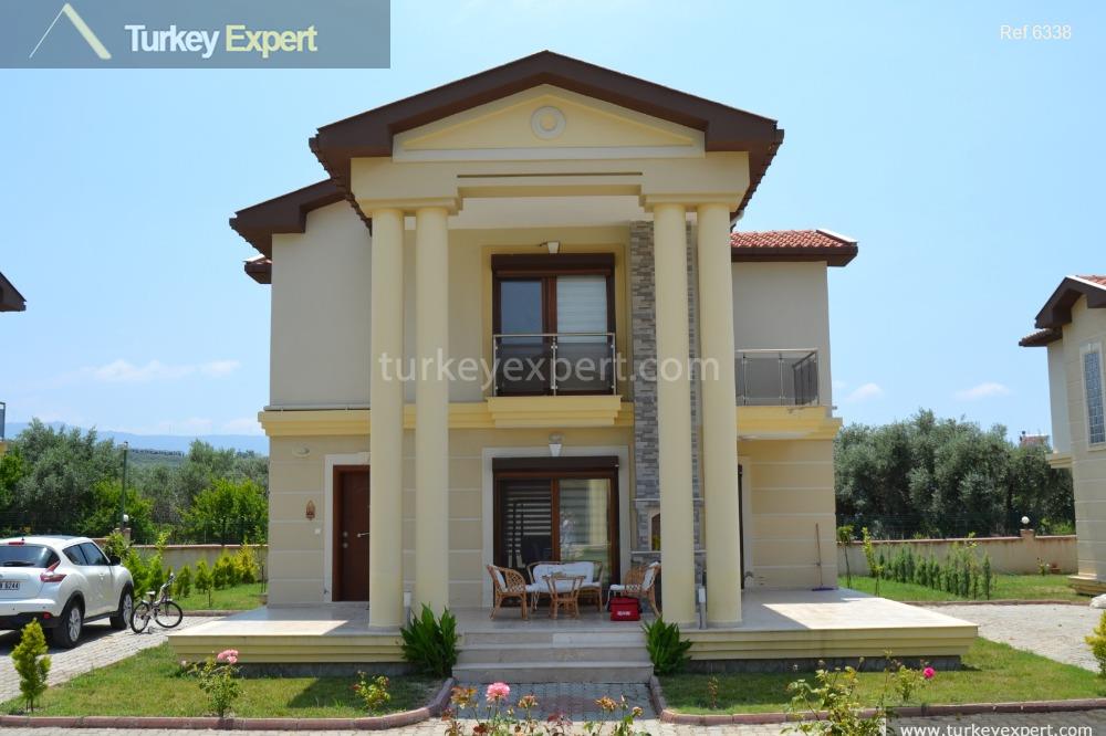 Spacious detached villa on villa park with shared pool, Kusadasi Sogucak