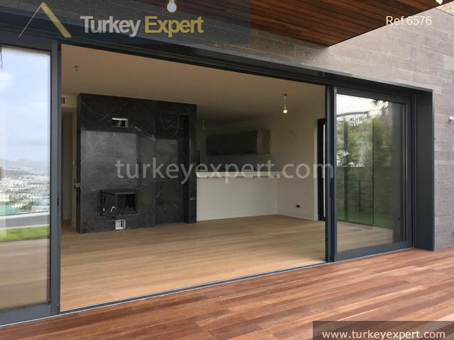 _fp_large independent villa with sea10