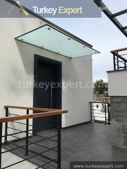 large independent villa with sea22
