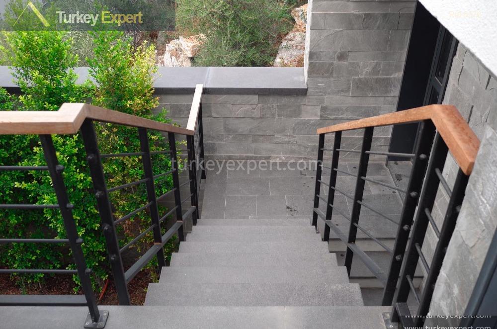 large independent villa with sea25
