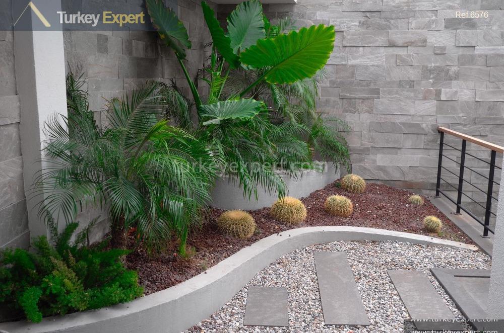 large independent villa with sea30