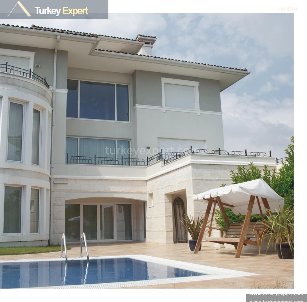 Seafront detached villas in Istanbul with private beach and marina 0