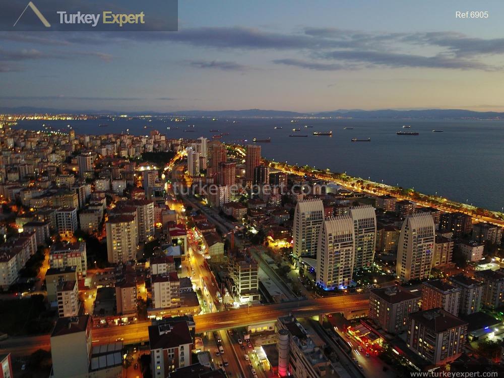 Spacious apartments with lovely views of the sea is up for sale in Istanbul Kartal 1