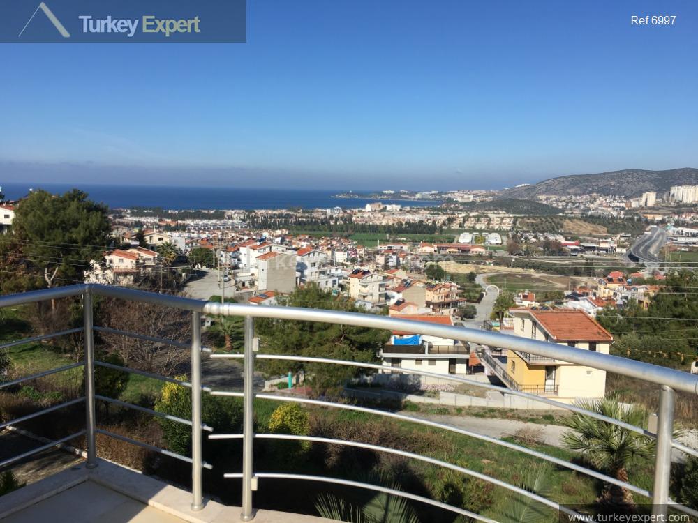 spacious villa for sale with full sea views near the5