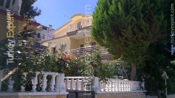 spacious villa for sale with full sea views near the8
