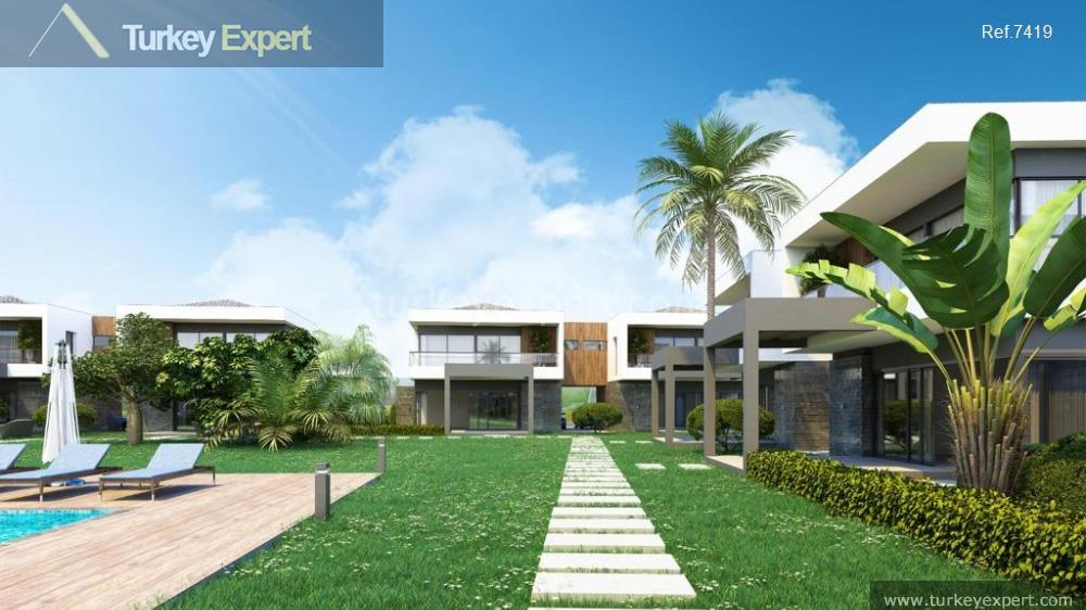 luxurious villas with ample gardens6