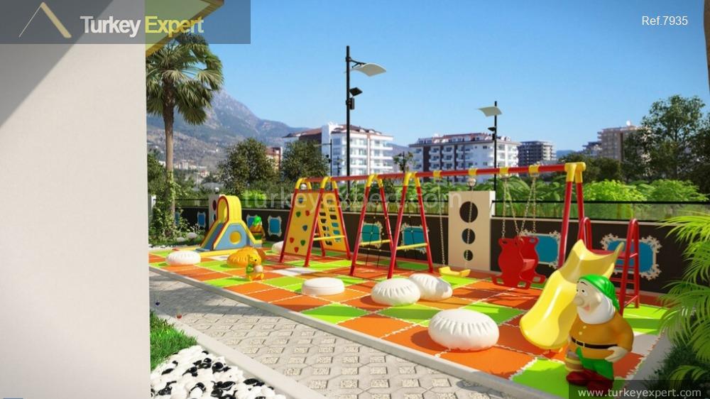 Sea-view apartments for sale in Alanya Mahmutlar at a central location with facilities 1