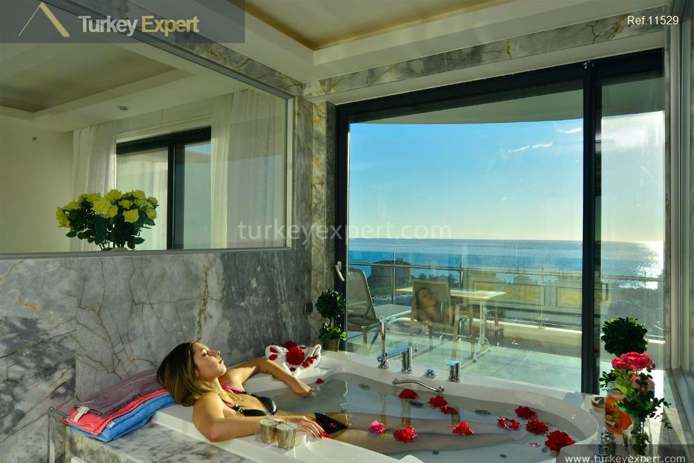87elegant apartments and penthouses near the sea and city center24