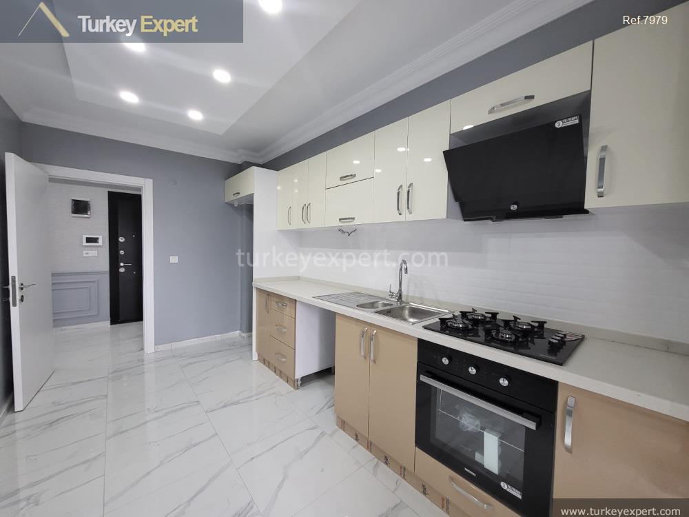 Investment apartments on a new project on the Basin Express in Istanbul 0