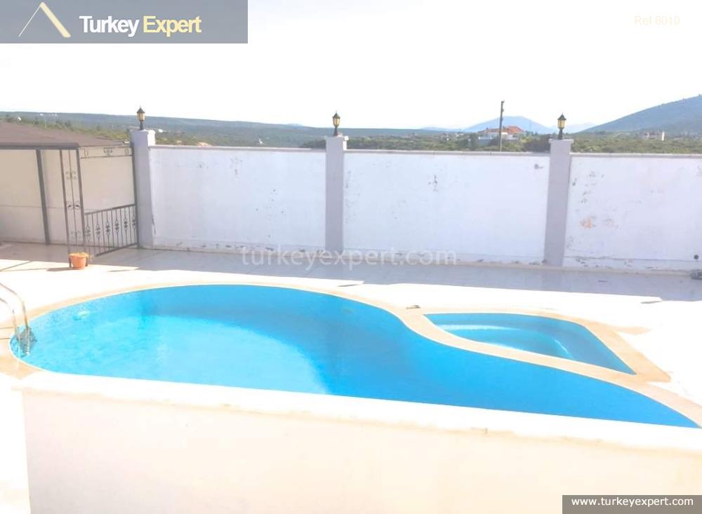 magnificent petfriendly villa with pool31