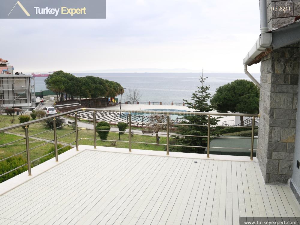 spacious seaview villa sale in beylikduzu with a pool2