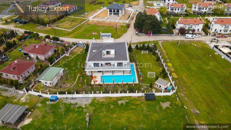 duplex villa with a private5