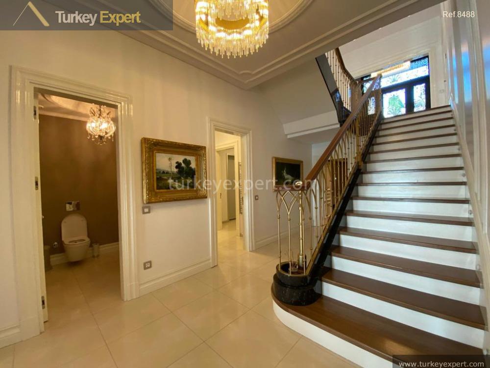 Luxurious sea-view property for sale in Istanbul on 1800 sqm land, with pool and garden 1