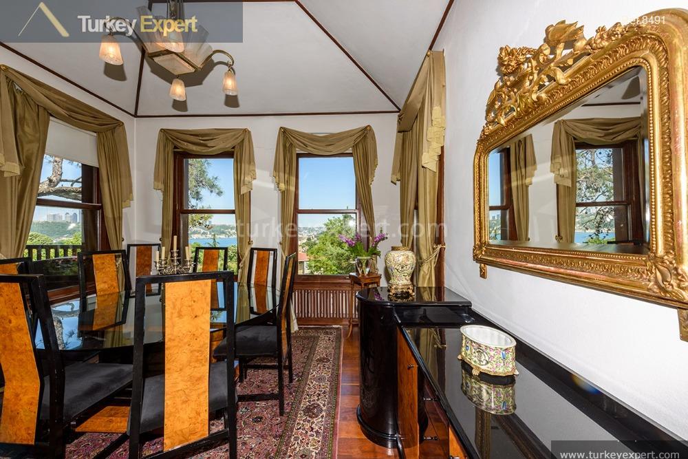 Bosphorus-view historic mansion for sale in Uskudar Beylerbeyi, Istanbul 3