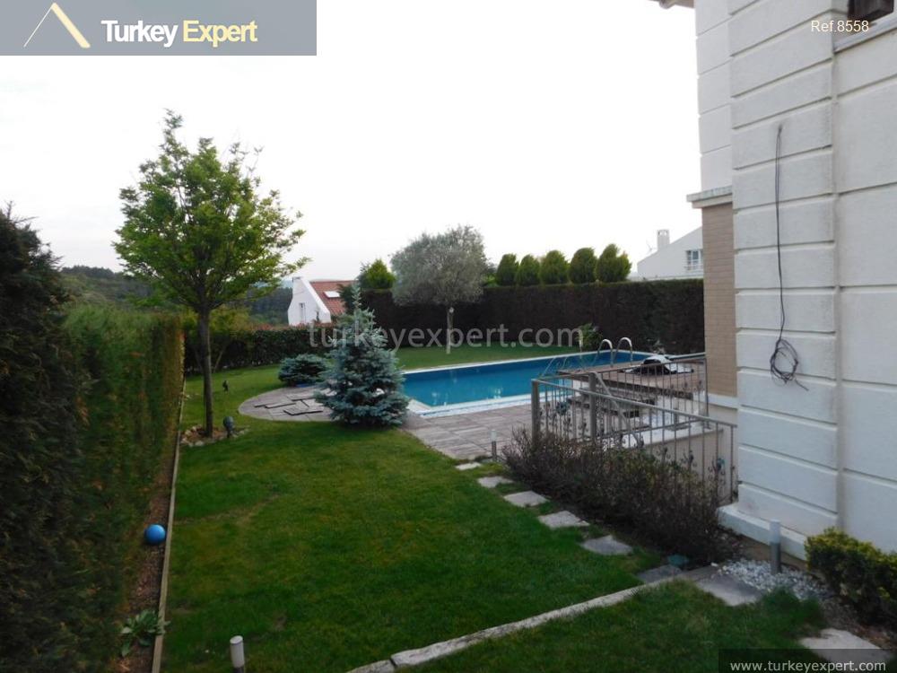 luxurious triplex in zekeriyakoy with a pool garden and more3