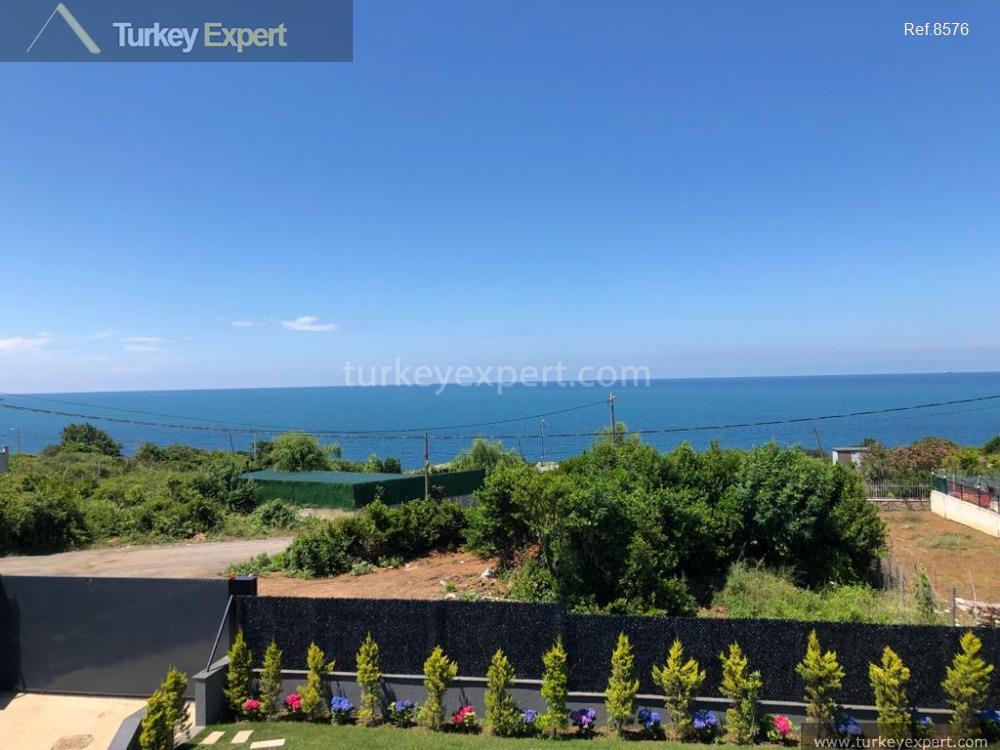 Luxurious villa in Riva of Istanbul, on a large plot next to the sea 1