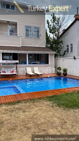 triplex villa for sale in buyukcekmece istanbul with a pool3