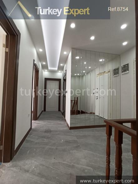Duplex apartment in Beylikduzu Istanbul, with 6-rooms, spa and facilities 0