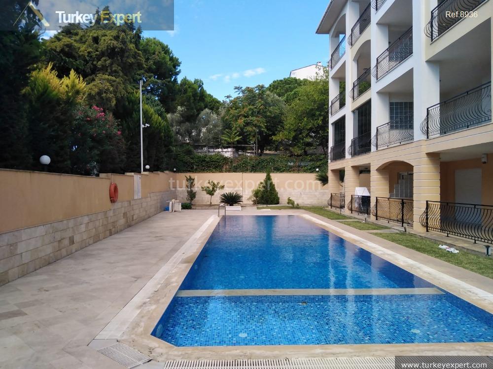 1spacious 2bedroom apartment with pool 450 m from ladies beach10